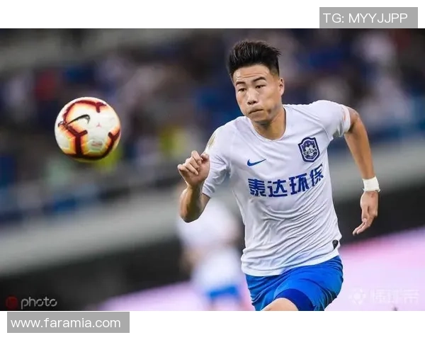 足球明星杨帆的日常生活揭秘与职业生涯背后的故事分享